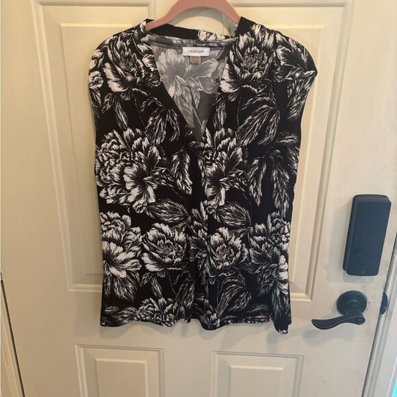 Calvin Klein Black and White Sleeveless Tie Front Blouse - Picture 4 of 4